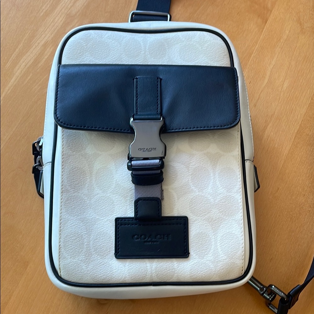 Coach Cream and Blue Messenger Bag with Adjustable Strap - Picture 2 of 6